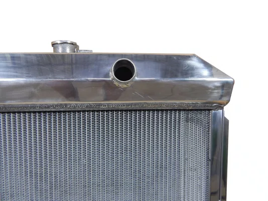 RADIADOR AGUA  F1000 F2000 F4000 MWM 1972 A 1991 BRASADO POLIDO
