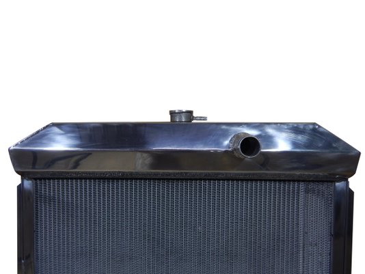 RADIADOR AGUA  F1000 F2000 F4000 MWM 1972 A 1991 BRASADO POLIDO